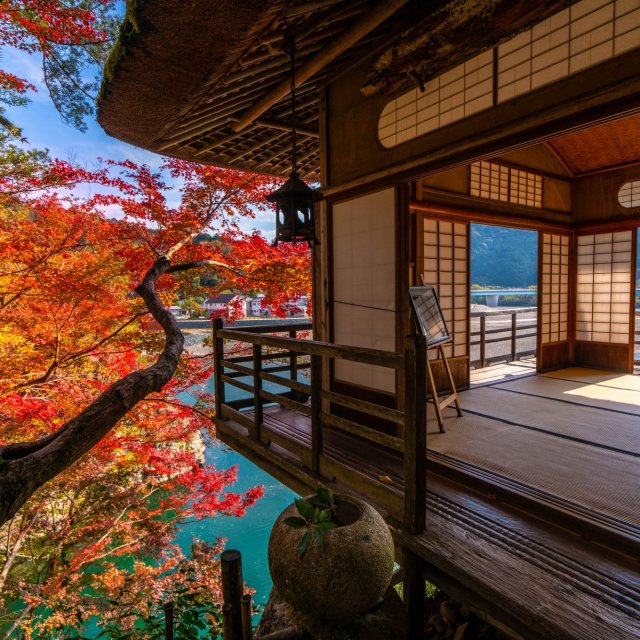 臥龍山荘