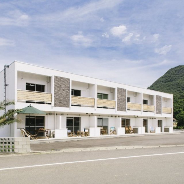ARIAKE palm tree house