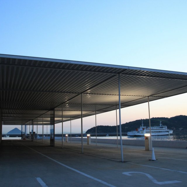 公共交通機関で行く 香川の人気観光地と現代アートの島巡り1泊2日