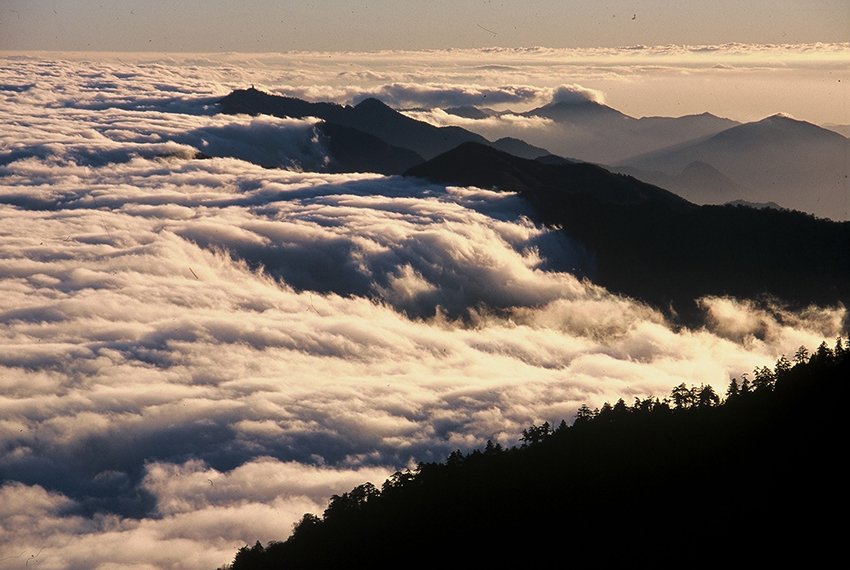雲海 雲海（つるぎ町一宇 剣山々系）｜スポット・体験｜四国のおすすめ観光