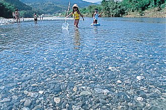 穴吹川（下流・市ノ下）｜スポット・体験｜四国のおすすめ観光・旅行 ...