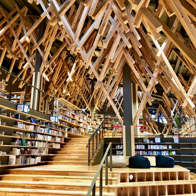 雲の上の図書館（梼原町立図書館）