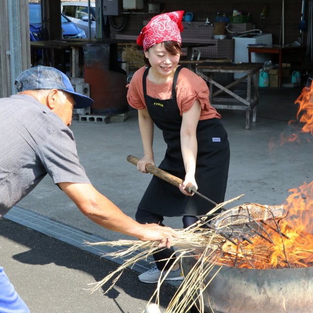 カツオふれあいセンター 黒潮一番館（カツオの藁焼きタタキづくり）