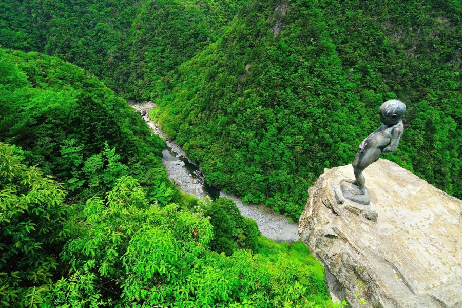 The Peeing Boy Of Iya Gorge What To See Do Tourism Shikoku