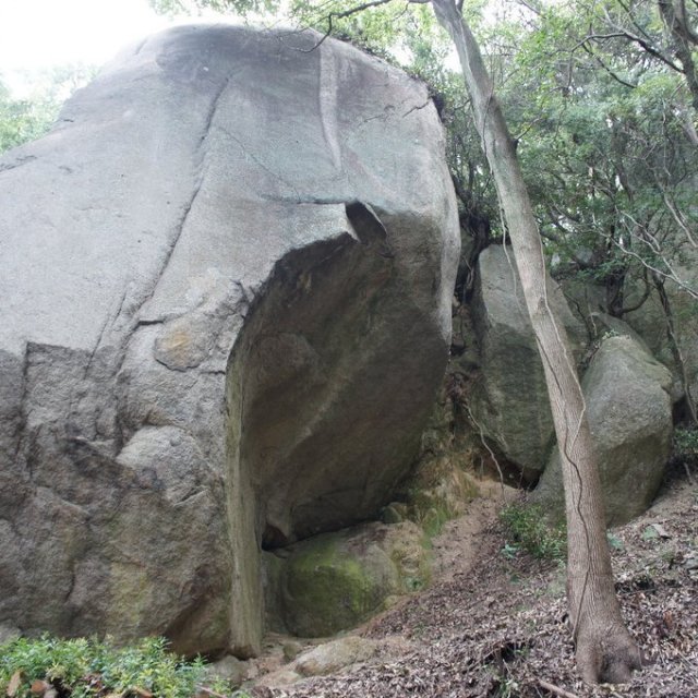 大坂城石垣石丁場跡（小豆島石丁場跡）「天狗岩丁場」