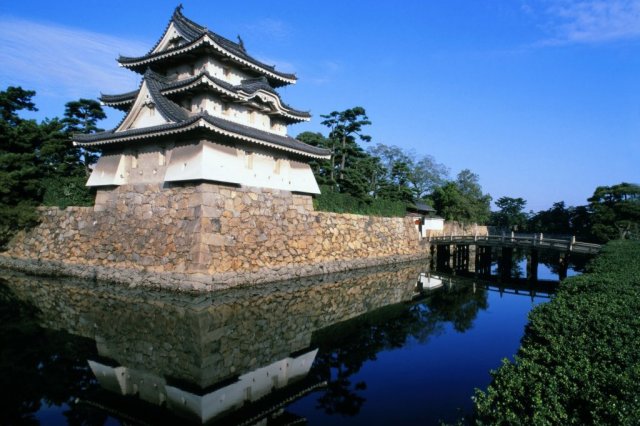 Les ruines du château de Takamatsu / Parc de Tamamo