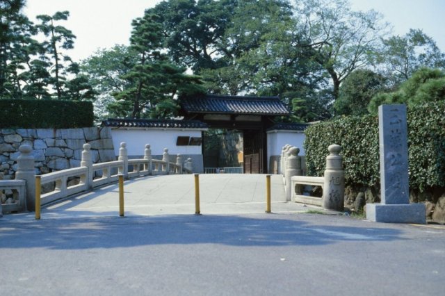 Les ruines du château de Takamatsu / Parc de Tamamo