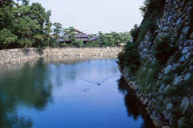 Les ruines du château de Takamatsu / Parc de Tamamo