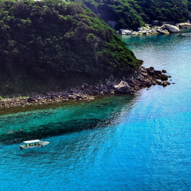 Kashiwa Island: Paradise in Azure Waters