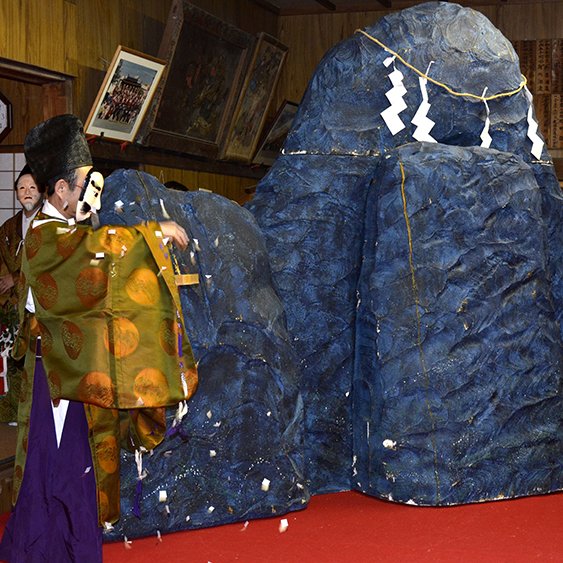 天の岩戸神楽