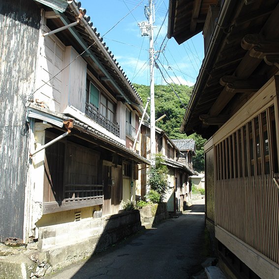 椿泊の町並み