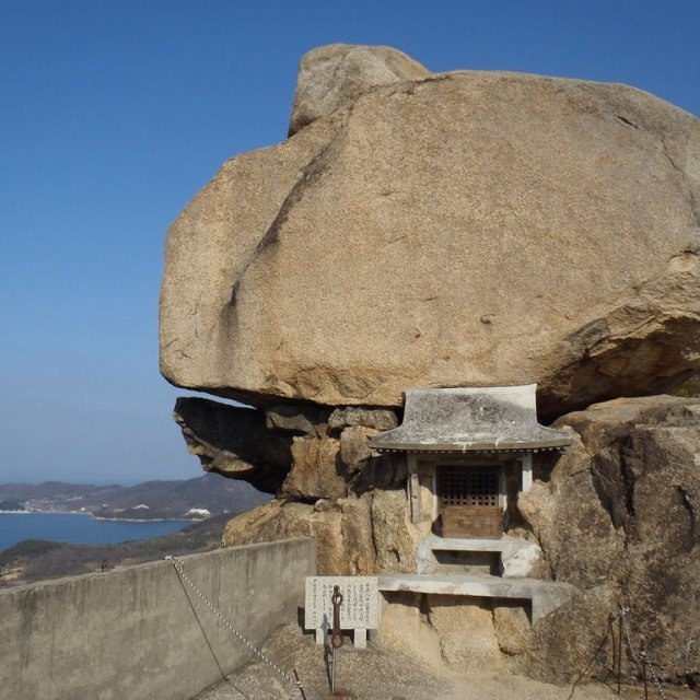 小瀬の重岩