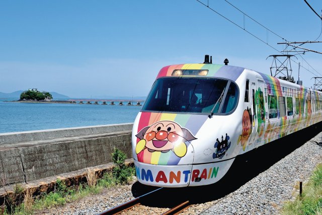 予讃線 8000系アンパンマン列車
