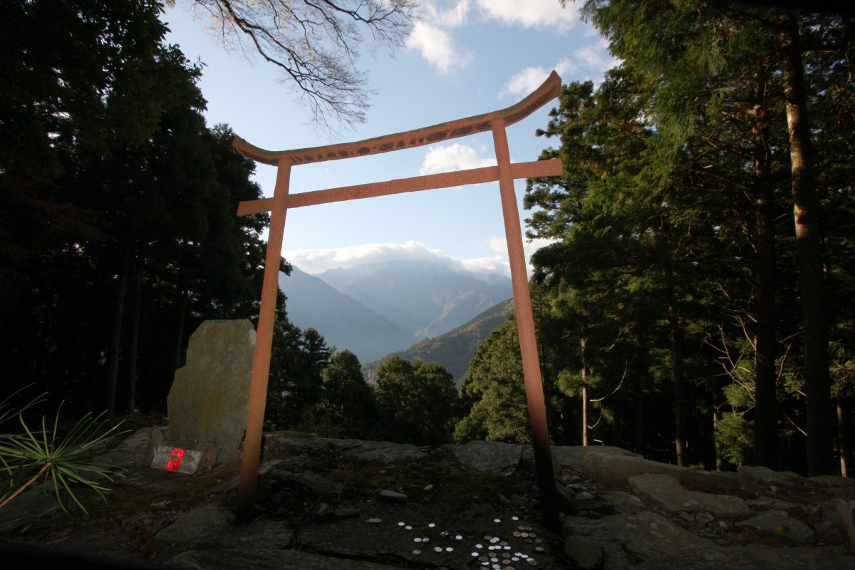 第60番札所 石鈇山 福智院 横峰寺｜スポット・体験｜四国のおすすめ観光・旅行情報！ 【公式】ツーリズム四国