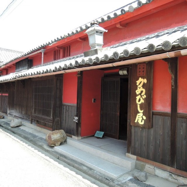 Kamebishiya Co., Ltd., a long-established soy sauce brewery.