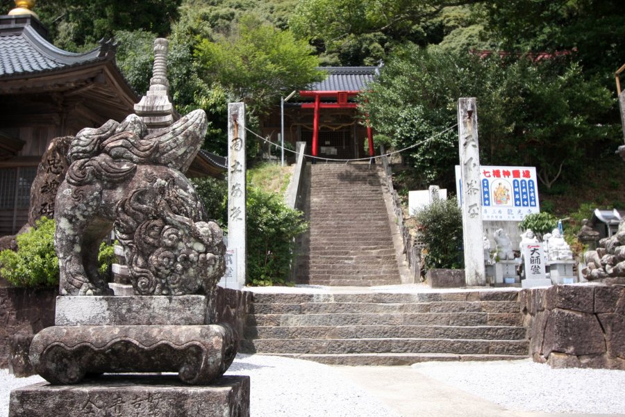 第41番札所 稲荷山 龍光寺｜スポット・体験｜四国のおすすめ観光