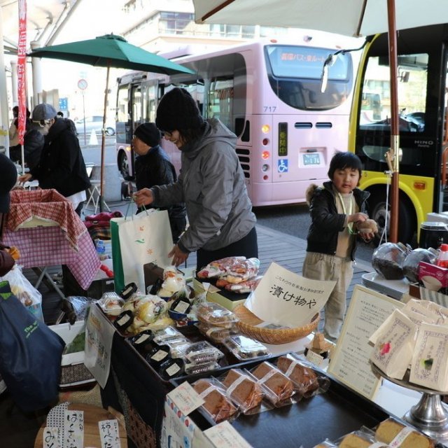 駅近「さかいで楽市楽座」