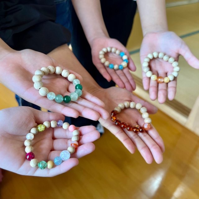 Olive bracelet-making