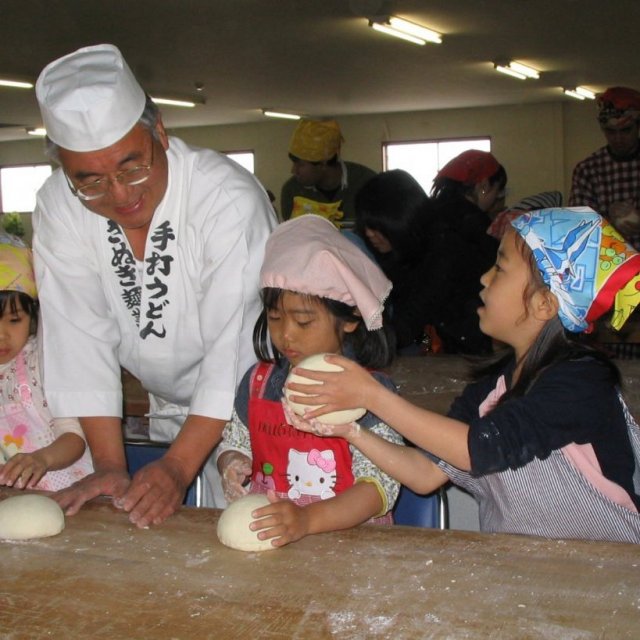 Sanuki Mengyo  (Udon noodle making experience)