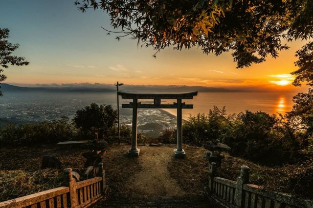 高屋神社