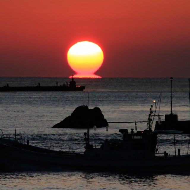 宇佐  海上日出