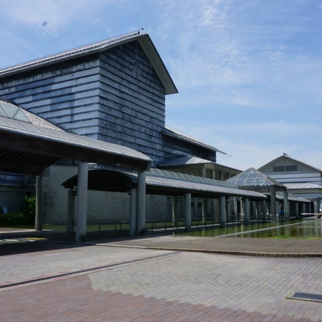 高知県立美術館