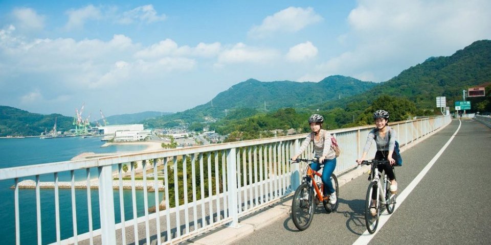 Un voyage agréable en voiture et à vélo