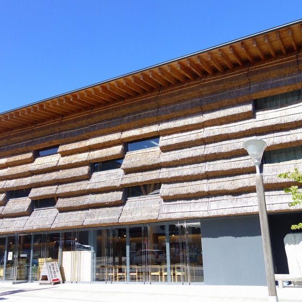 Machi-no-Eki Yusuhara（社區市場與旅館）