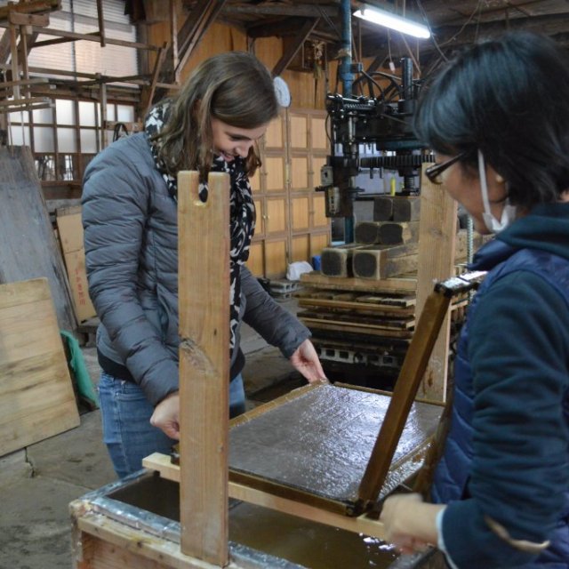 一日だけの職人体験 伝統の手漉き和紙