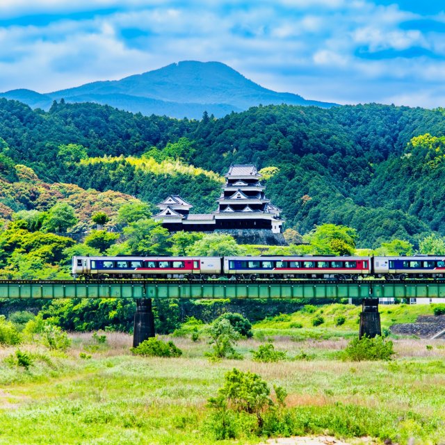 【鐵路之旅】從高松往返，8座城堡走透透！　歷史愛好者必玩　四國一周鐵路之旅推薦行程