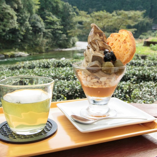 池川茶園　茶畑パフェ（ほうじ茶）