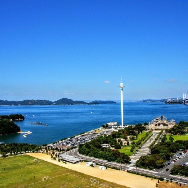瀬戸大橋タワー（沙弥島見晴らし台より）