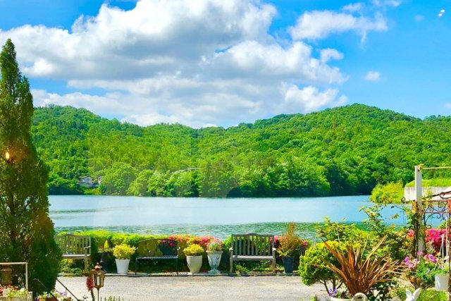 Lake Side Gaden&Cafe