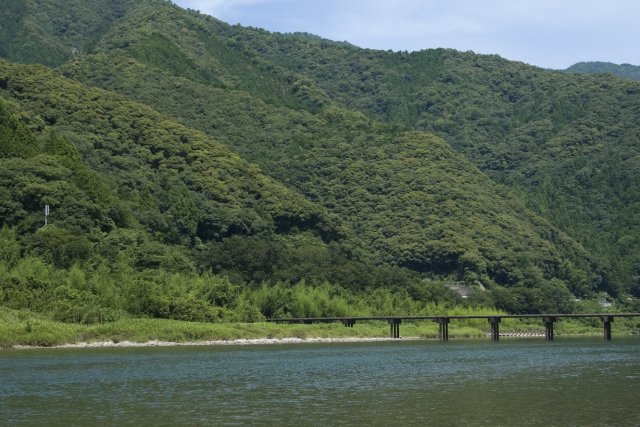 名越屋沈下橋