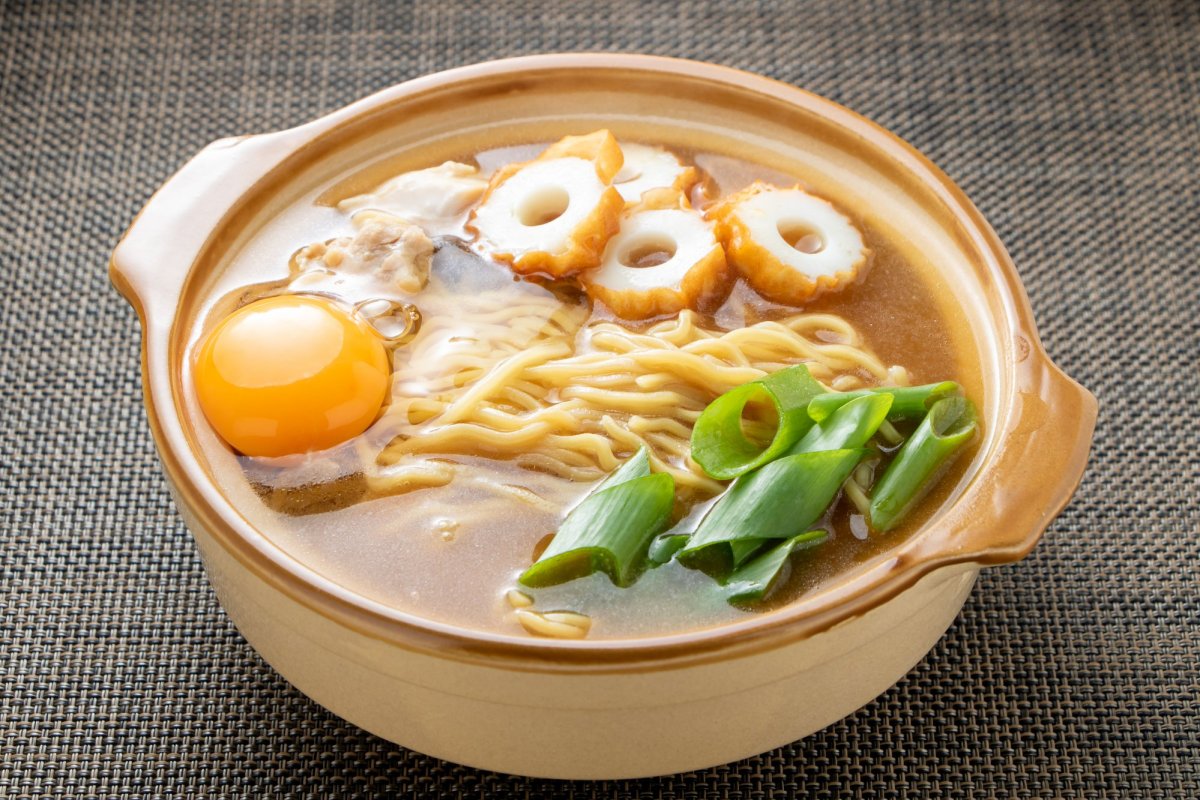 高知県須崎市で生まれたソウルフード！「鍋焼きラーメン」の魅力、美味しい食べ方などをご紹介！